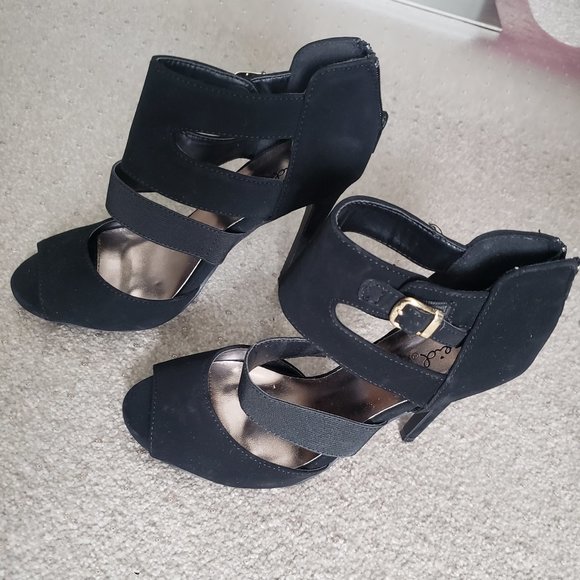 SEXY BLACK HEELS - Picture 7 of 12